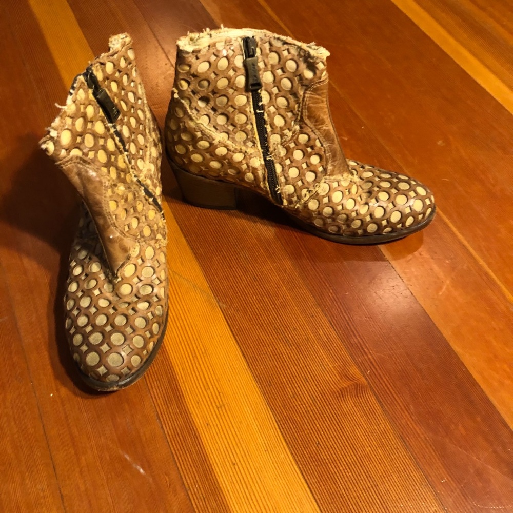 🚫SOLD❗️Destroyed Booties made in Italy